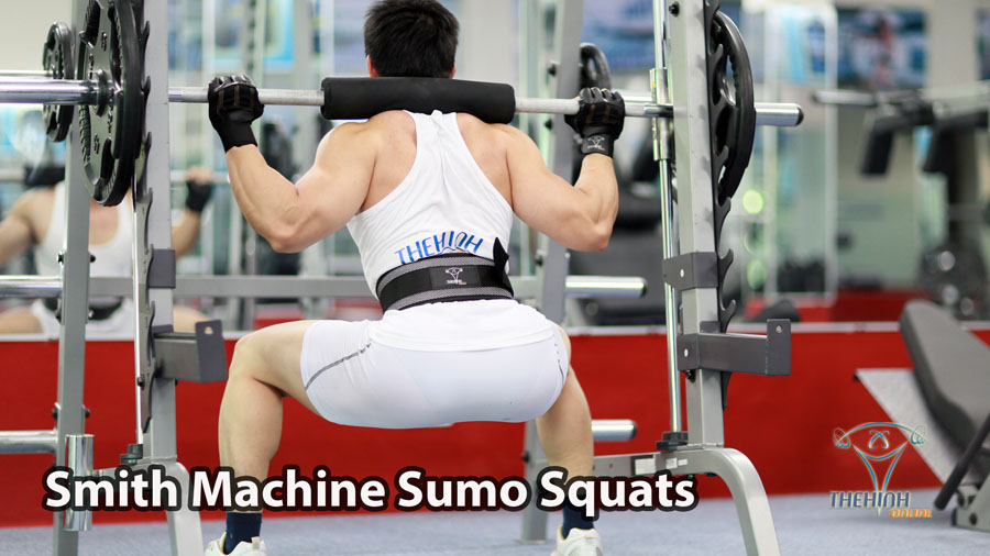 Smith-machine-sumo-squats